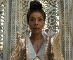 A close up of Sophie Okonedo playing Siuan Sanche in The Wheel of Time